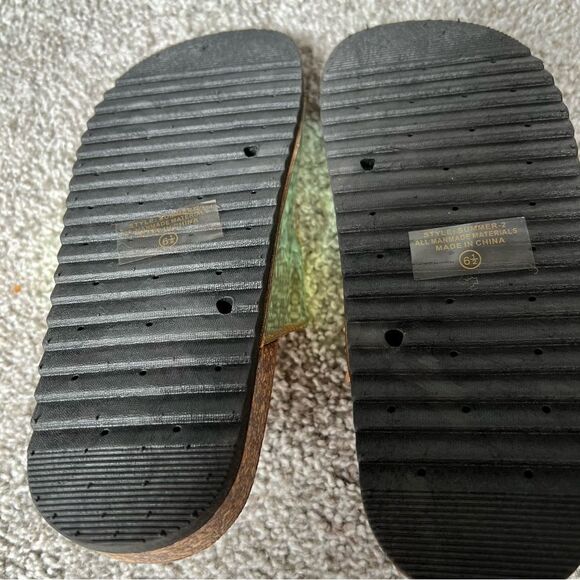 Weeboo Neon Bronze comfort sandal - Picture 5 of 7